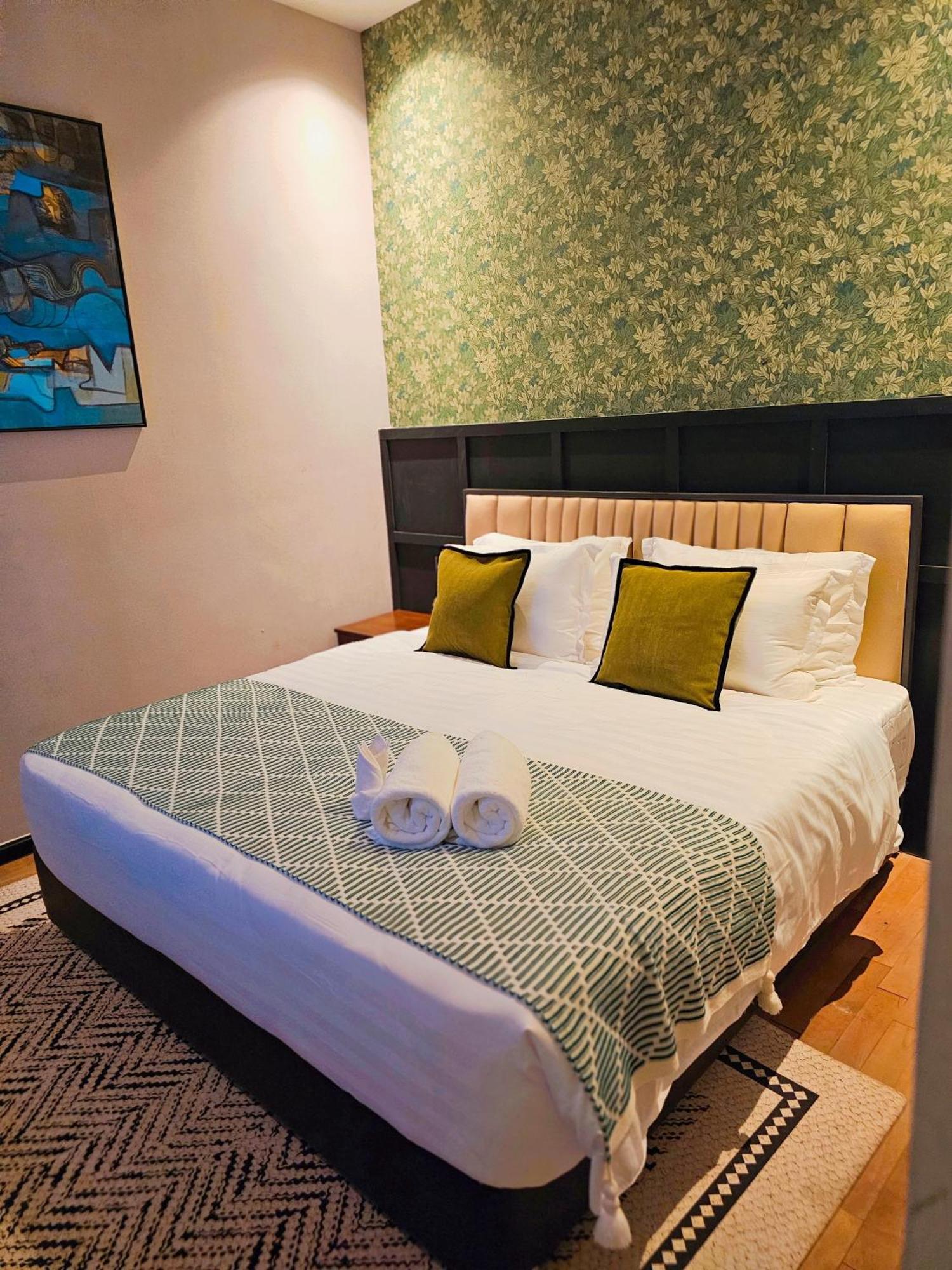 Hotel Reunion Carnarvon George Town Esterno foto