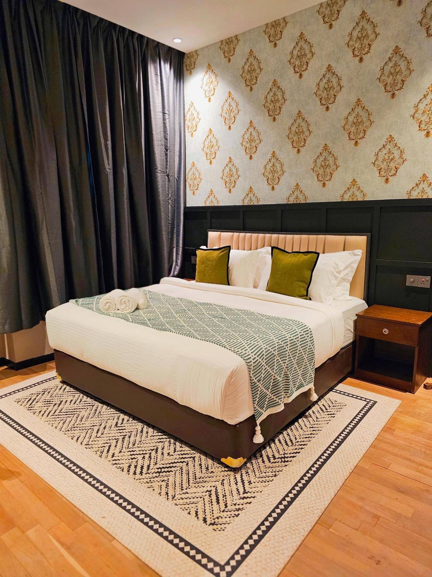 Hotel Reunion Carnarvon George Town Esterno foto